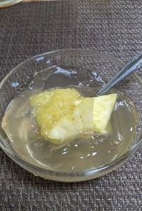 パイナップルの皮煮汁で作る愛玉ゼリー