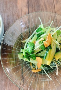 即席ラー油のピリ辛香味野菜サラダ