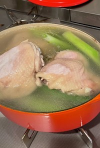 ル・クルーゼで煮込む参鶏湯