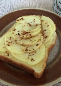 簡単♡癒しの林檎と蜂蜜モーニングトースト