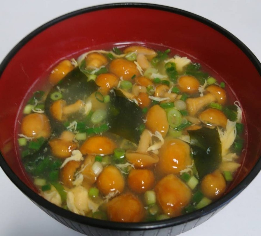 簡単！美味！なめことわかめの生姜スープ♪の画像