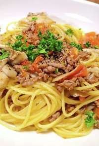 トマトと挽き肉と舞茸のスパゲッティ