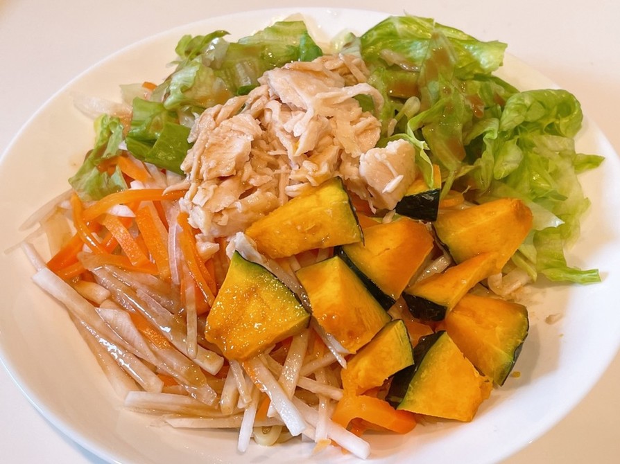 緑黄色野菜たっぷりサラダ麺♪の画像