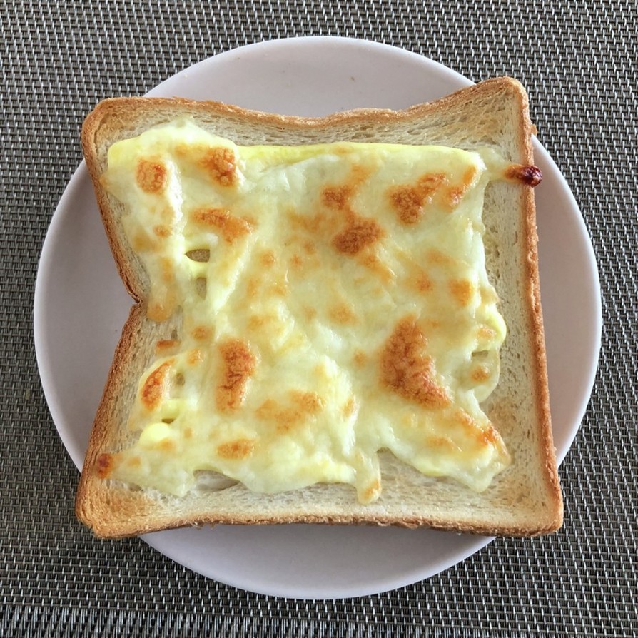 チーズとマヨネーズだけ！絶品トーストの画像
