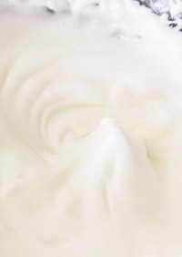 牛乳とゼラチンで作るホイップクリーム