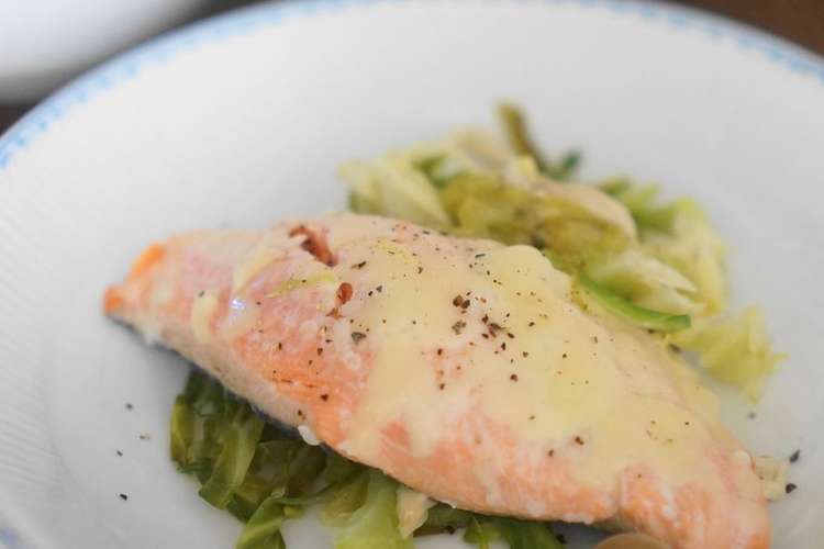 塩麴鮭とキャベツのフライパンチーズ蒸し レシピ 作り方 By うさぎのシーマ クックパッド 簡単おいしいみんなのレシピが359万品