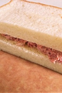 食パン1枚でコンビーフサンドイッチ