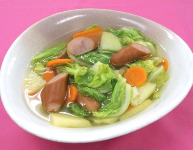 春野菜とウインナーのスープ煮の写真