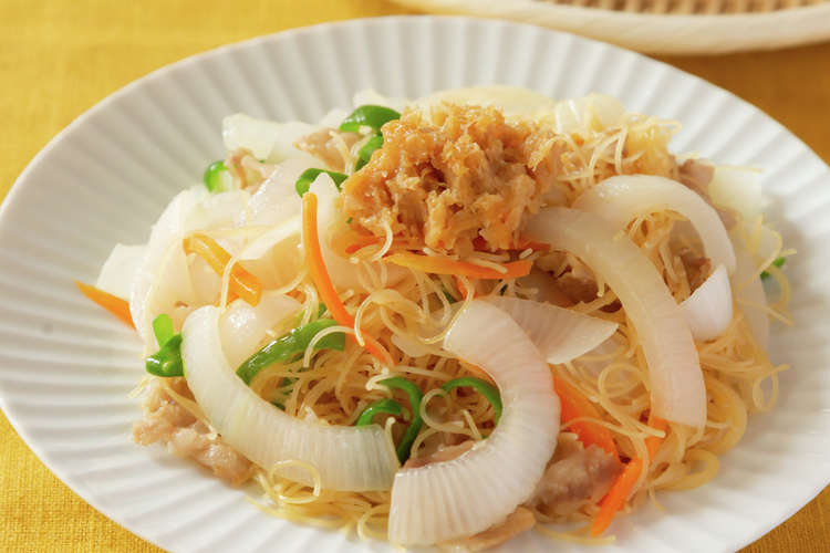 新玉ねぎの兵庫ケンミン焼ビーフン レシピ 作り方 By ケンミン食品 クックパッド 簡単おいしいみんなのレシピが370万品