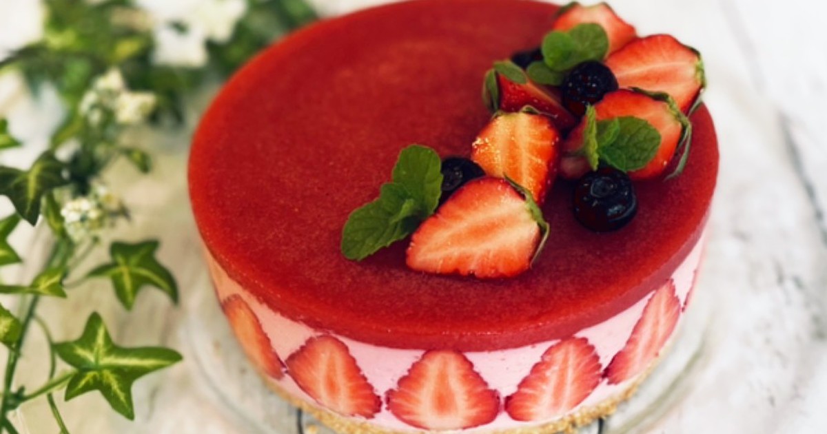 甘酸っぱ い苺ムースケーキ レシピ 作り方 By ありんこ食堂 クックパッド 簡単おいしいみんなのレシピが376万品