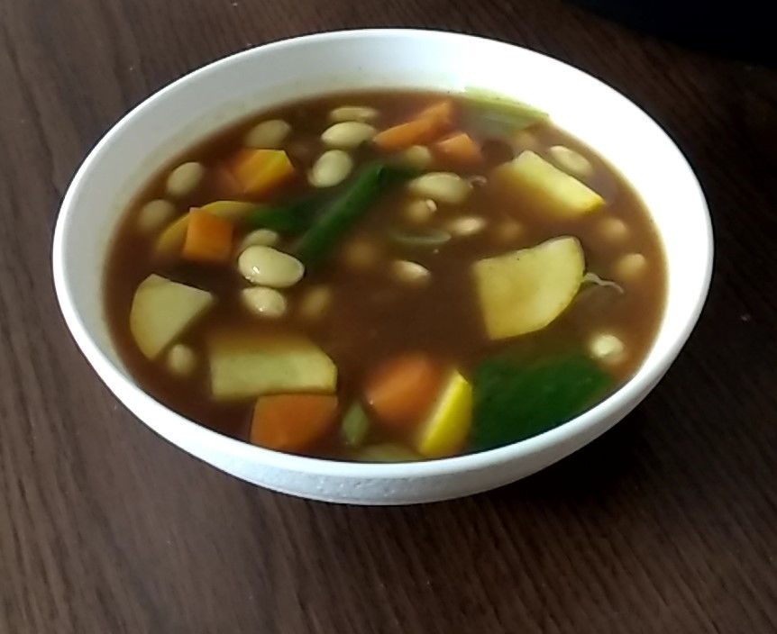 ズッキーニと大豆のカレースープの画像