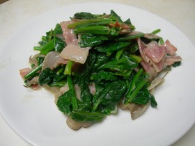 ほうれん草と舞茸のチーズ炒め
