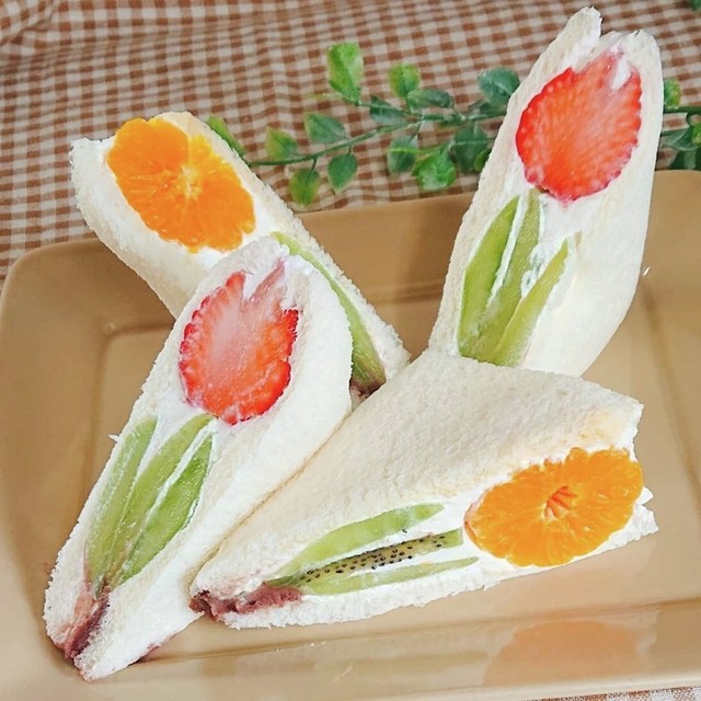 萌え断苺お花のフルーツサンド あんこ入り レシピ 作り方 By 幸せまちこ クックパッド 簡単おいしいみんなのレシピが377万品