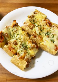 簡単おつまみ★キムチ納豆の油揚げピザ