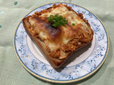 キムチーズ納豆トーストの写真