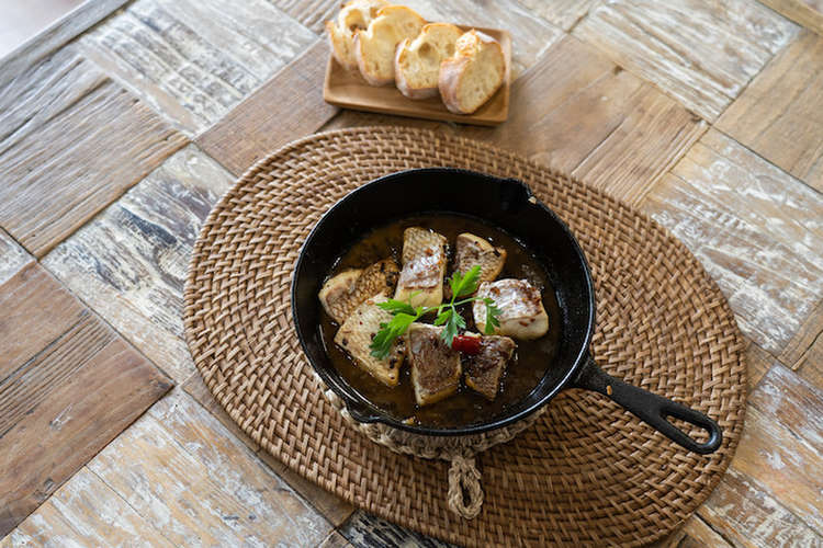 キャンプ飯も家キャンも 真鯛のアヒージョ レシピ 作り方 By おうちで簡単レシピ クックパッド 簡単おいしいみんなのレシピが360万品
