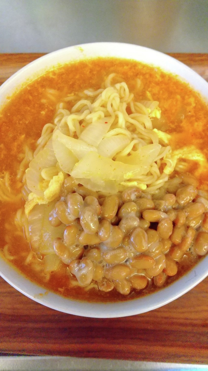 チャルメラ宮崎辛麺の納豆添えの画像