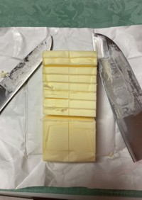 バターの切り方、はずし方。二刀流。