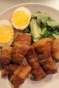 パクチー香る魯肉飯(ルーローハン)