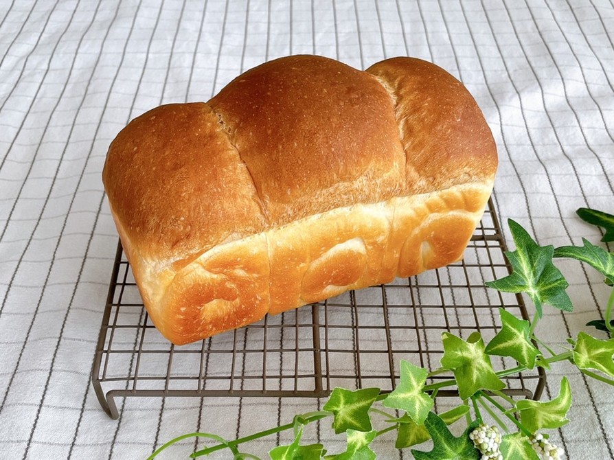 バウンド型で☆１/２斤分の山型食パンの画像