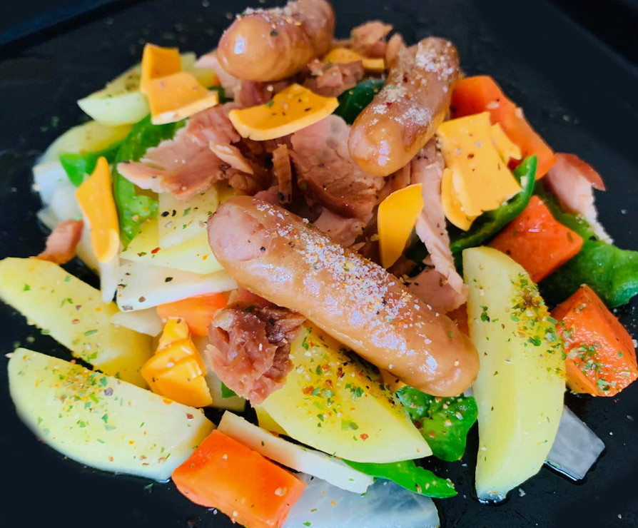 ダイエット美容♡ソーセージと温野菜サラダの画像