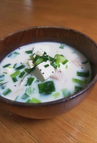 ベーコンと舞茸の豆腐豆乳スープ
