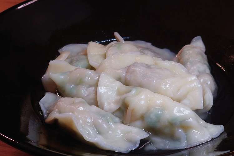 市販の皮で もちもちパクチー水餃子 レシピ 作り方 By あをき クックパッド 簡単おいしいみんなのレシピが356万品