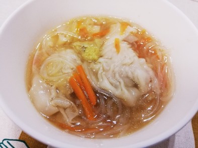 ワンタン春雨スープの写真