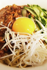 炸醤麺（ジャージャーメン）
