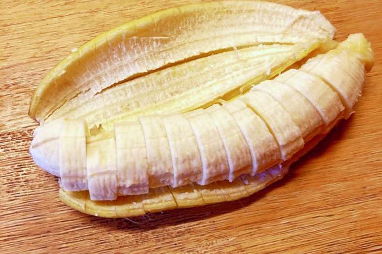 まな板を汚さないバナナの切り方 輪切り レシピ 作り方 By かるメイ クックパッド 簡単おいしいみんなのレシピが355万品