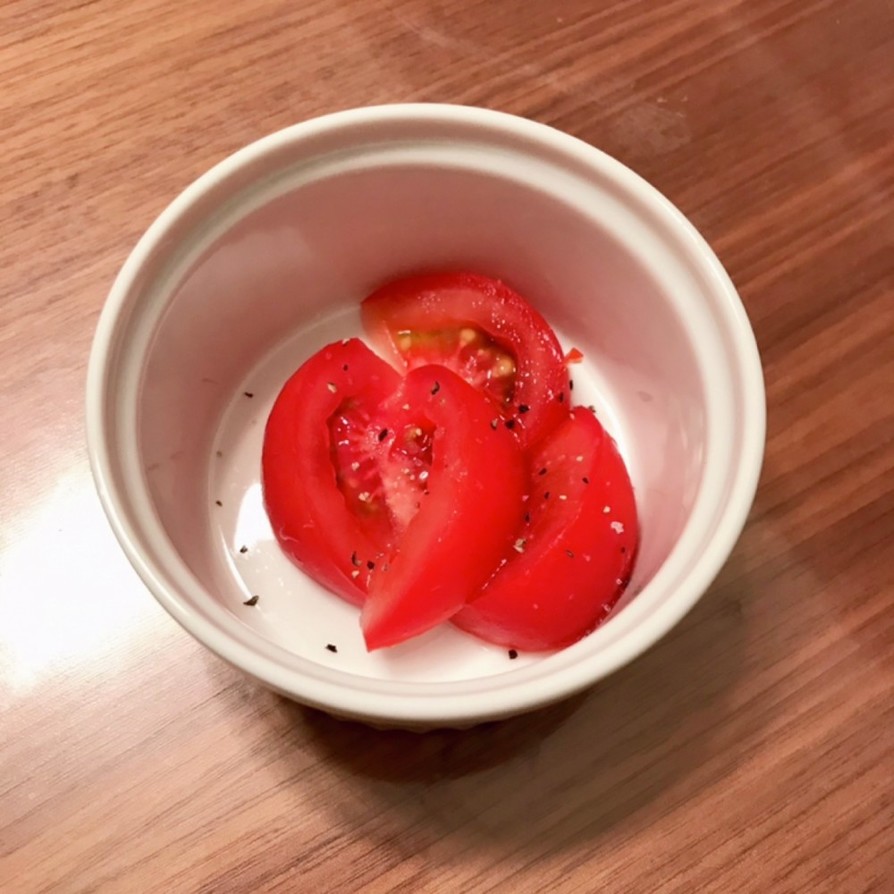 切ってかけるだけ！トリュフ塩トマトの画像
