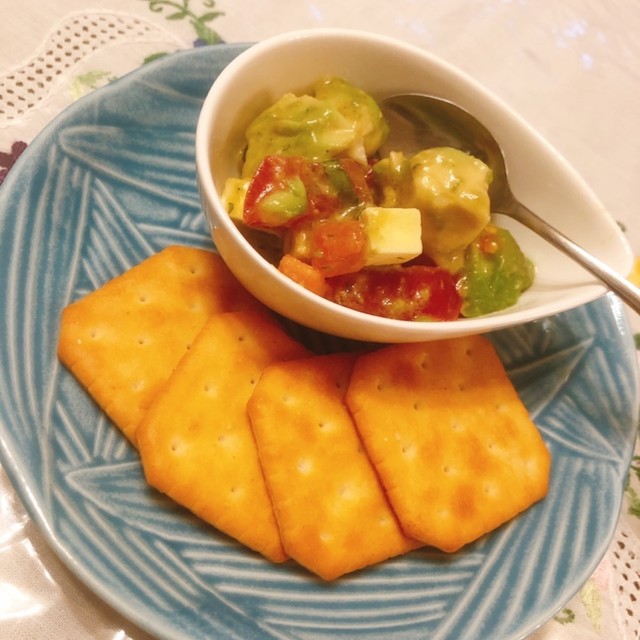 シナモンバジルとアボカドトマト レシピ 作り方 By ともえcook クックパッド 簡単おいしいみんなのレシピが357万品