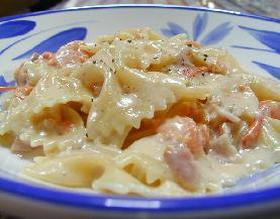カマンベール&トマトクリームソースのファルファッレ__Farfalle with Camenbert&Tomato Cream Sauce