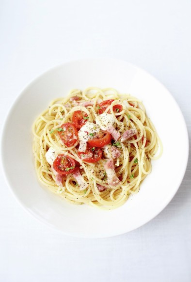【パンチェッタとトマトのペペロンチーノ】の写真