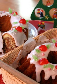 クリスマス　　ヒイラギのマーブルケーキ