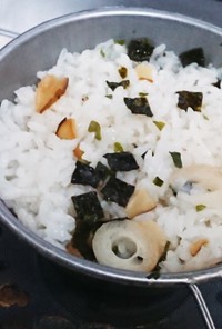 シェラカップ炊飯：松茸風味の炊き込みご飯
