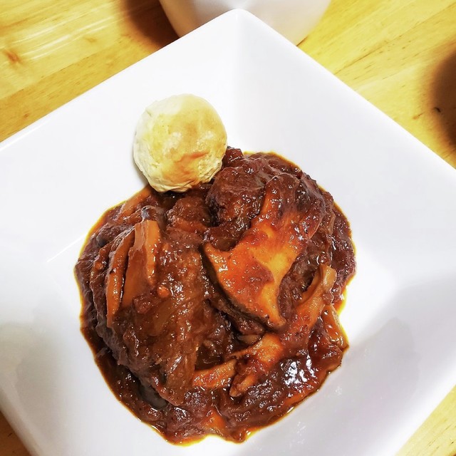 フライパンで簡単 牛モモ肉赤ﾜｲﾝ煮込み レシピ 作り方 By Rik Piyo クックパッド 簡単おいしいみんなのレシピが366万品