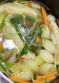 余った冷凍餃子で簡単に作れるスープ