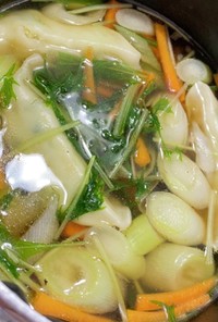 余った冷凍餃子で簡単に作れるスープ