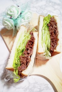 牛肉とレタスのサンドイッチ♡