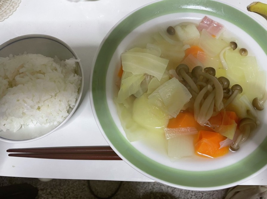 野菜スープ(食べすぎても体重が増えない)の画像