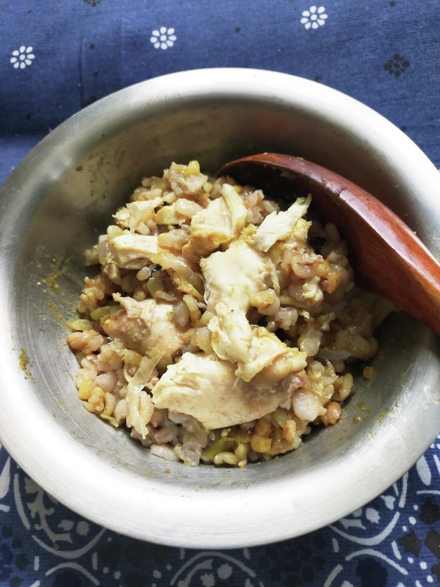 カレー粉とササミの炊き込みご飯の画像