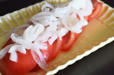 新玉ねぎ甘酢漬けDEトマトサラダ・マリネの写真