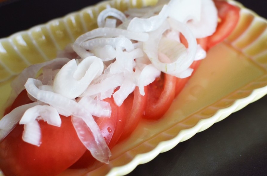 新玉ねぎ甘酢漬けDEトマトサラダ・マリネの画像