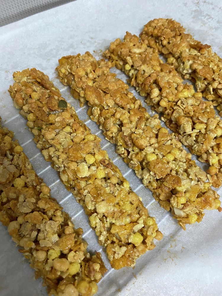 余った卵白でガリッガリなグラノーラバー by mikey7011 【クックパッド】 簡単おいしいみんなのレシピが377万品