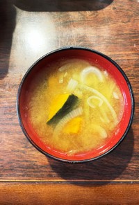 南瓜と玉葱の柚子味噌汁