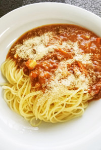 生のトマトで作るミートソーススパゲッティ