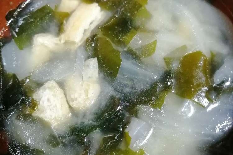 玉ねぎわかめ油揚げ入り味噌汁 レシピ 作り方 By 松潤love クックパッド 簡単おいしいみんなのレシピが375万品