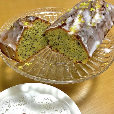 レモン香る☆ブルーポピーシードのケーキの写真
