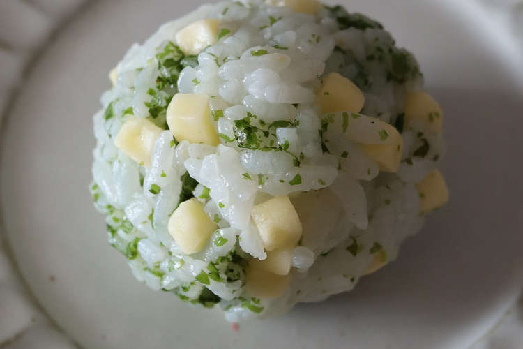 青のりとチーズの丸おにぎり レシピ 作り方 By Qbbチーズ業務用 クックパッド 簡単おいしいみんなのレシピが366万品